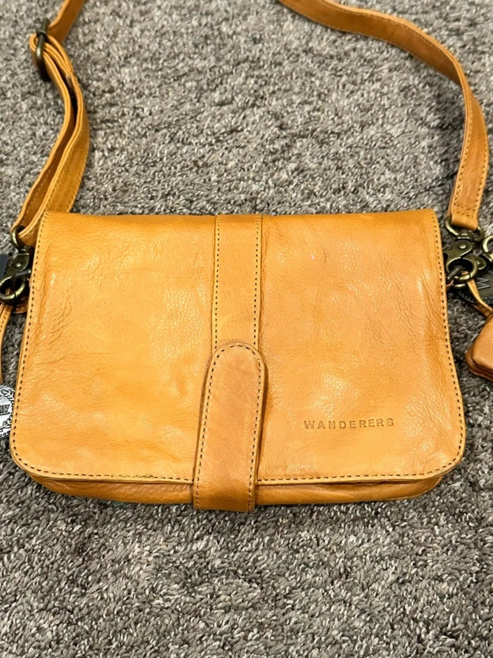 NWT Wanderers Travel Co Notting Hill Crossbody Bag & Milano Wallet Set Tan